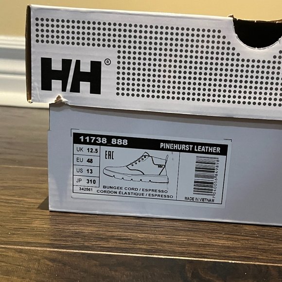 Helly Hansen Men's Boots in Olive and Cream - Picture 7 of 9